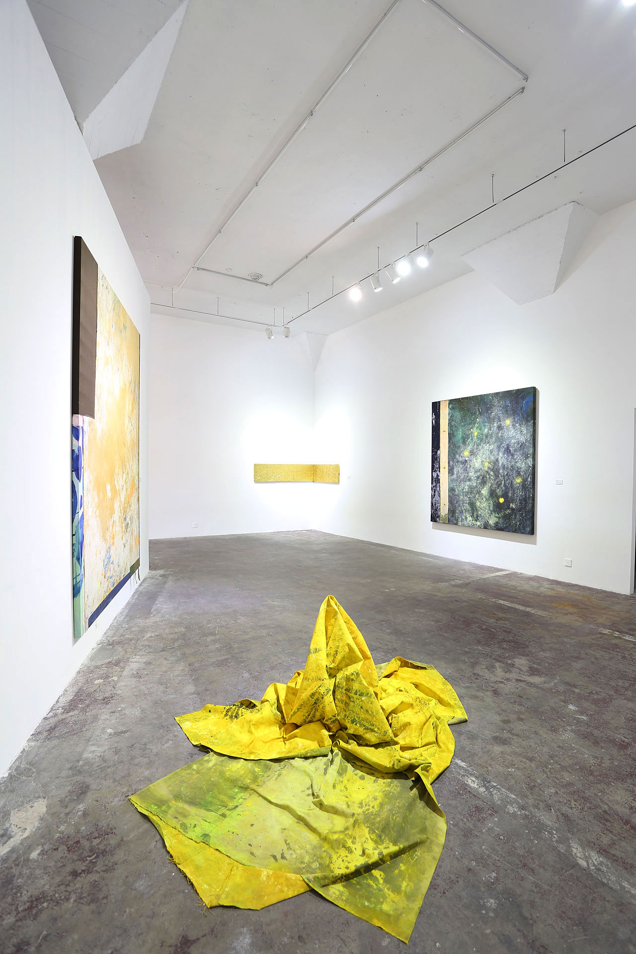 Liu Jian
Dangerous Edge